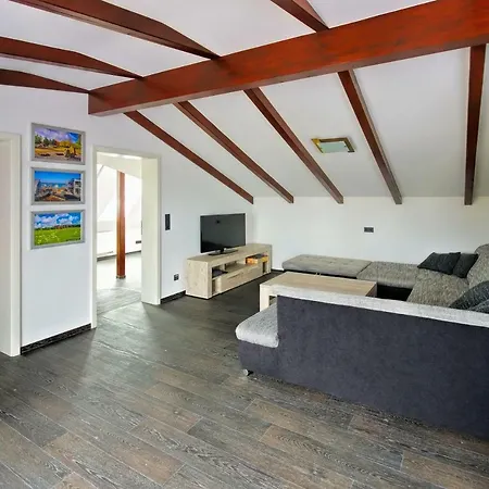 Lausitzer Seenland Tom Apartment *